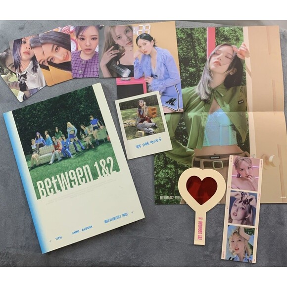 TWICE - 11th Mini Album BETWEEN 1&2 12 - Picture 3 of 5